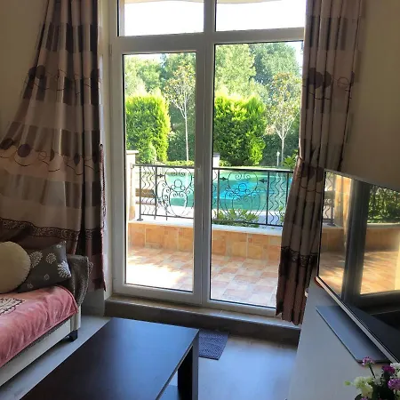 Vp Mellia 10 Park Apartmán Ravda